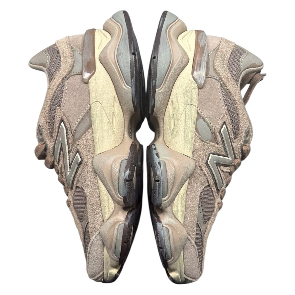 New Balance Men's Neutral Beige Taupe Sneakers